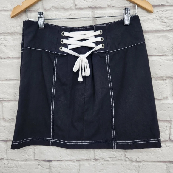 ASOS Black Lace Up Goth Steampunk Mini Skirt Side Zip Size US 6 NEW - Picture 1 of 12